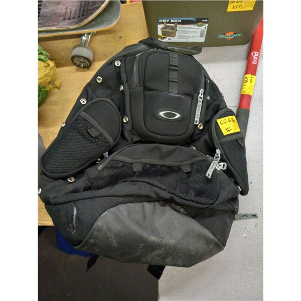 OAKLEY BACK PACK, BROKEN ZIPPER