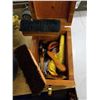 Image 3 : SHOE SHINE BOX WITH MISC CONTENTS