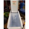 Image 4 : SMALL KOOLATRON COOLER WITH CORD