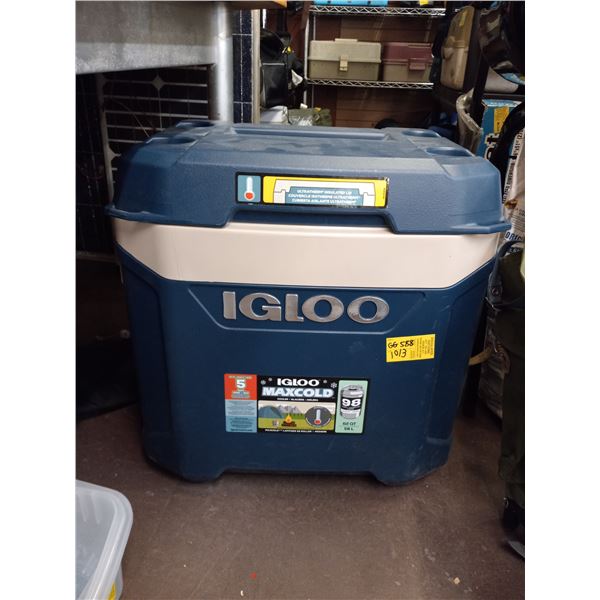 BLUE IGLOO ROLLING COOLER