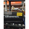 Image 1 : BLACK AND DECKER AIR STATION