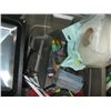 Image 2 : 1 BOX OF DRILL BITS, PAINTING SUPPLIES AND LED LIGHT