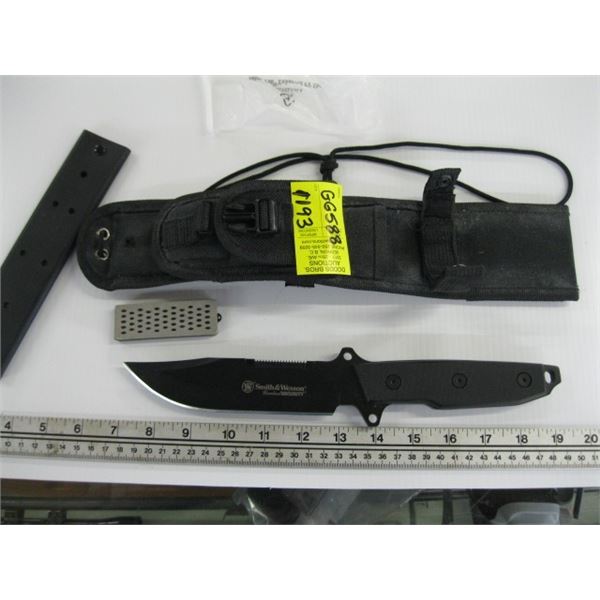 SMITH AND WESSON HOME LAND SECURITY KNIFE WITH SHEATH & SHARPENING STONE