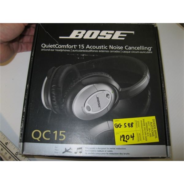 SET OF BOSE ACOUSTIC NOISE CANCELLING HEADPHONES