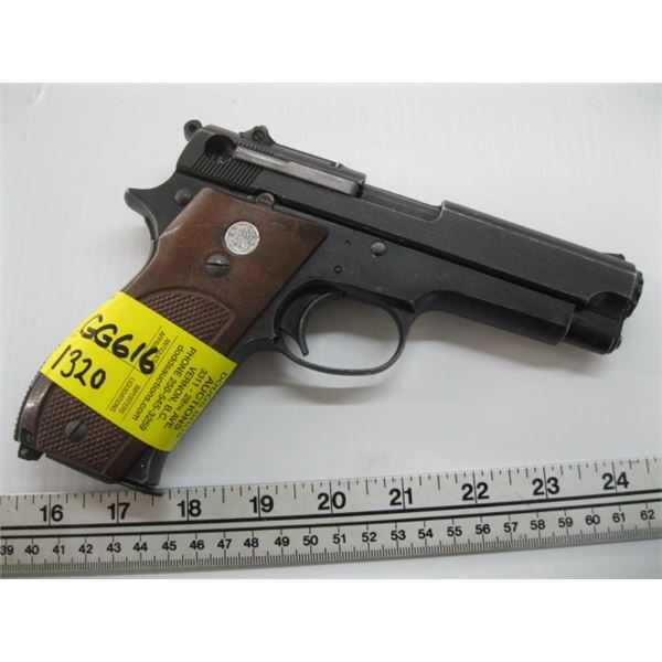 SMITH & WESSON REPLICA 9MM HANDGUN