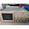 Image 2 : TEKTRONIX TDS520A 2 CHANNEL DIGITIZING OSCILLOSCOPE