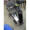 Image 2 : AUTO GO VISION FOLDING 4 WHEEL SCOOTER