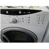 Image 2 : GE FRONT LOAD WASHER/DRYER ON PEDESTAL