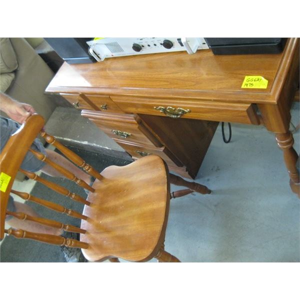 SMALL KIDS DESK W/CHAIR