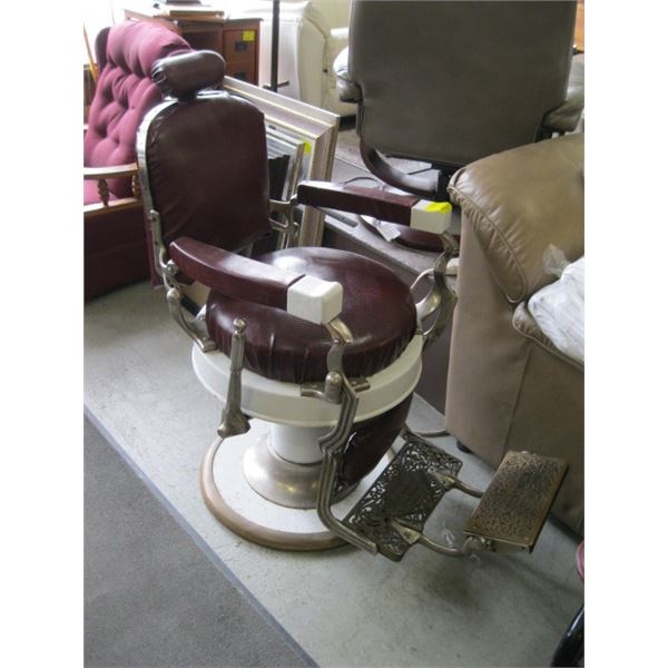 COKEN ANTIQUE BARBERSHOP CHAIR