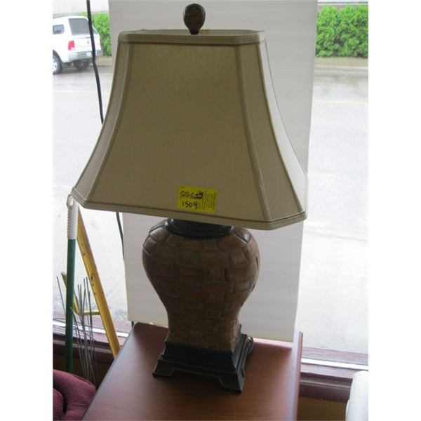 CERAMIC WICKER LOOK LAMP WITH SHADE