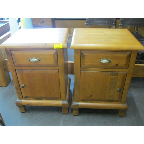 2 MATCHING PINE NIGHTSTANDS