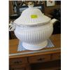 Image 1 : LG. WHITE & GOLD CERAMIC DECORATIVE VASE WITH LID