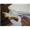 Image 2 : LG. WHITE & GOLD CERAMIC DECORATIVE VASE WITH LID