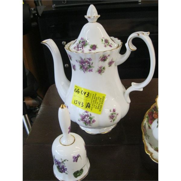 ROYAL ALBERT TEAPOT & BELL