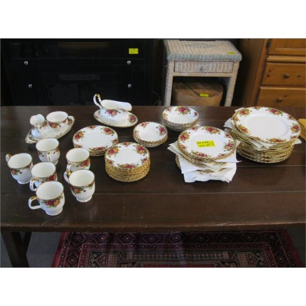 ROYAL ALBERT "OLD COUNTRY ROSE" DISH SET