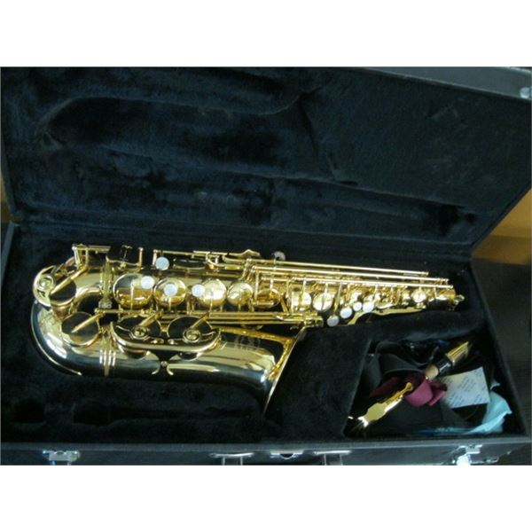 JUPITER SAXOPHONE IN CASE