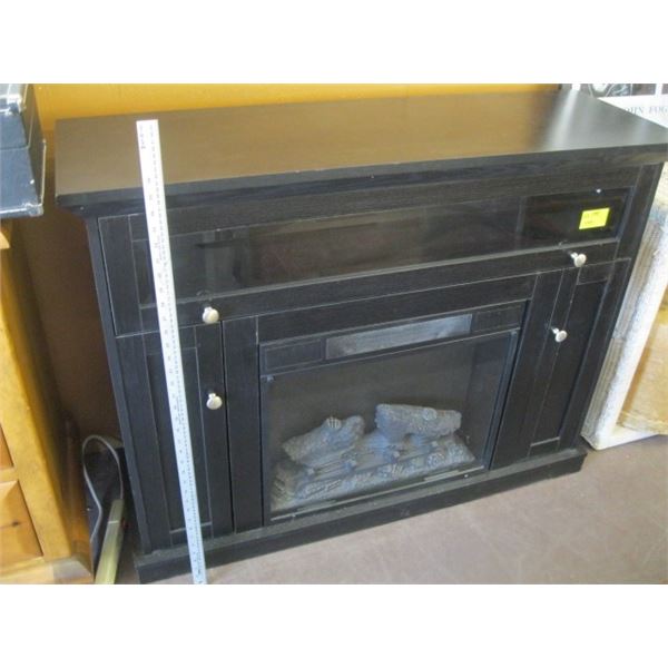 BLACK ELECTRIC FIREPLACE