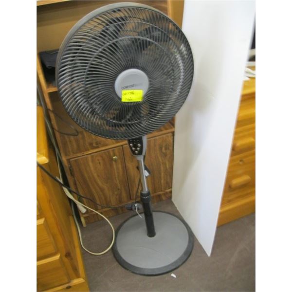 COMFORTMATE BLACK FLOOR FAN