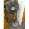 Image 1 : COMFORTMATE BLACK FLOOR FAN