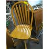 Image 2 : OAK DESK WITH CHAIR