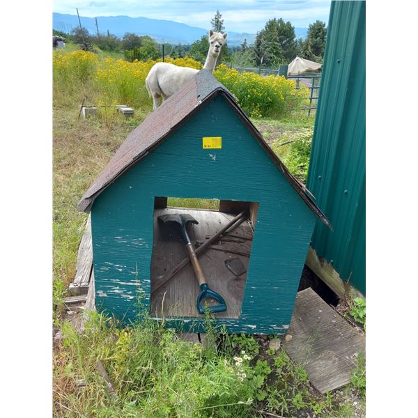 DOG HOUSE