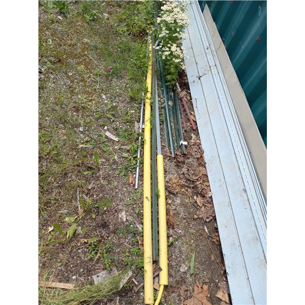 GREEN FENCING POSTS & LINE PROTECTOR