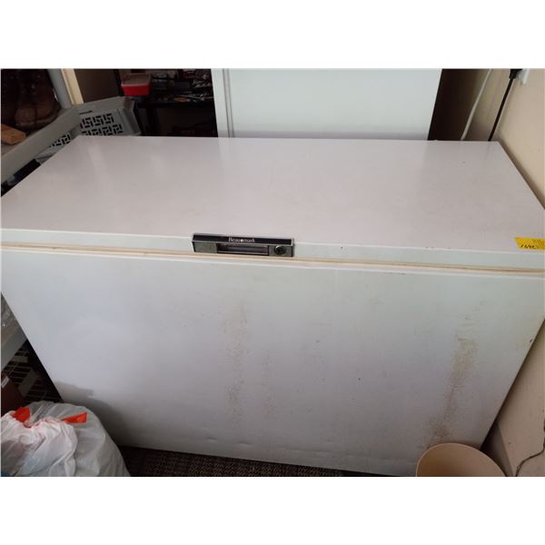 BEAUMARK CHEST FREEZER