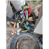 Image 2 : SMALL BUCKET OF GARDEN TOOLS