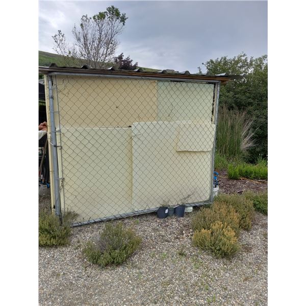 METAL DOG KENNEL