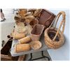 Image 10 : LARGE LOT OF BASKETS #1