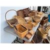 Image 8 : LARGE LOT OF BASKETS #1