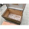 Image 8 : LARGE VINTAGE TRUNK
