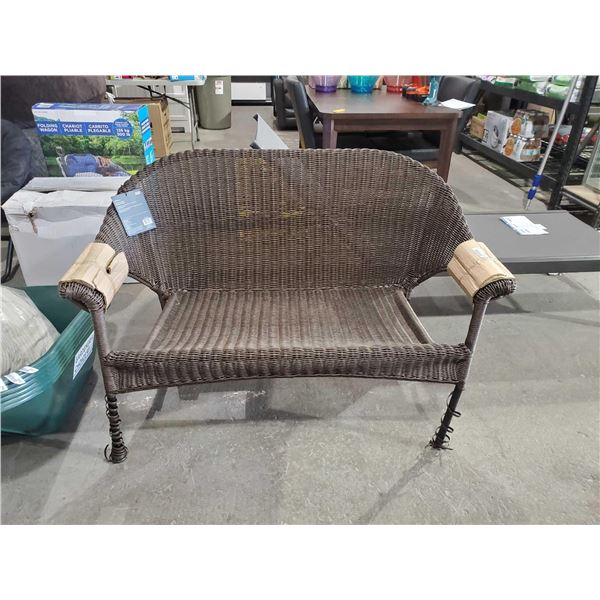 New Style Selection Rattan Style Patio Bench - Note some unraveling on the legs of the unit.