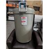 Image 2 : New Rubbermaid Animal Stopper 121L/32Gal Garbage bin - NO LID