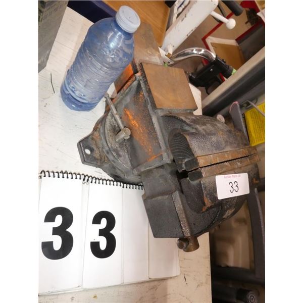 Power Fist Bench Vise