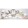 Image 1 : FLAT OF ASSORTED TEA WARE