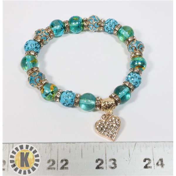 NEW TURQUOISE BEADED BRACELET WITH HEART PENDANT