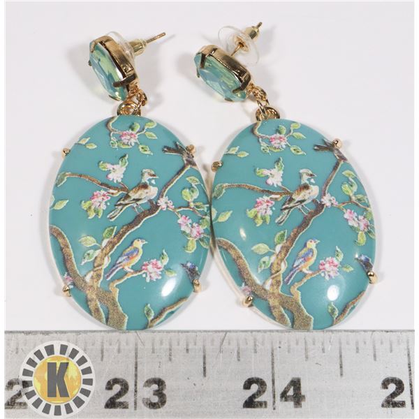 NEW ANTIQUE THEME FLOWER AND BIRD DROP EARRINGS