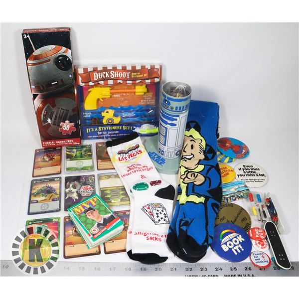 FLAT OF ASSORTED COLLECTIBLES INCLUDING STAR