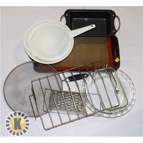 BUNDLE OF ESTATE COOKING ITEMS INCLUDING