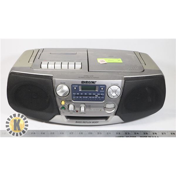 SONY BASS REFLEX BODY CD/ CASSETTE AM/FM PLAYER