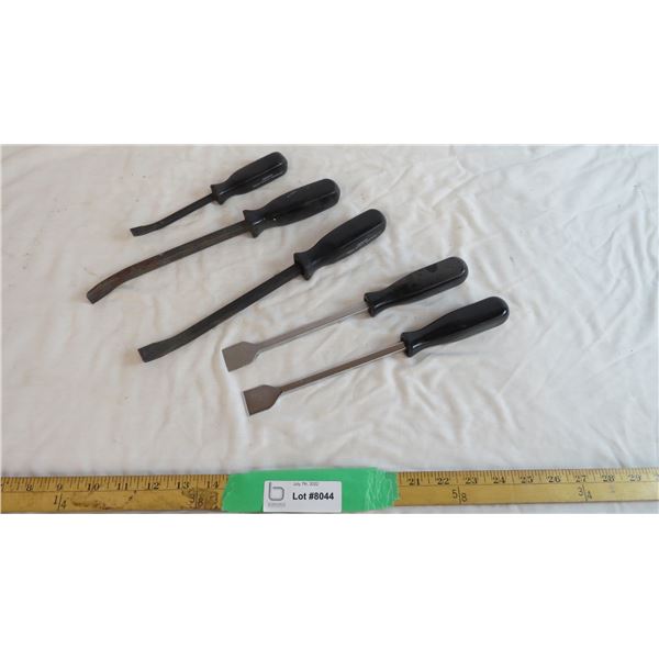 Assorted Chisels with rubber handles
