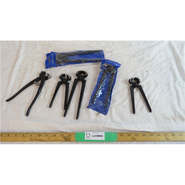 (6) Assorted sized carpenters pincers