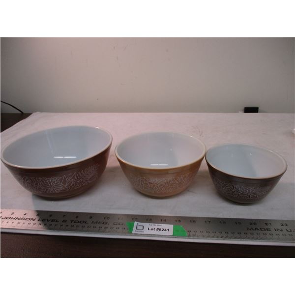 Pyrex woodland bowl set unused (3)