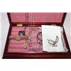 Image 4 : Jewelry Box with jewelry and misc