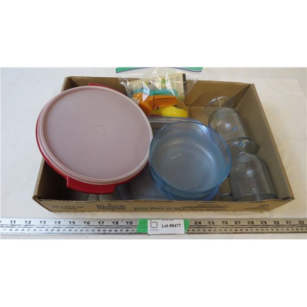 tupperware and kitchen items