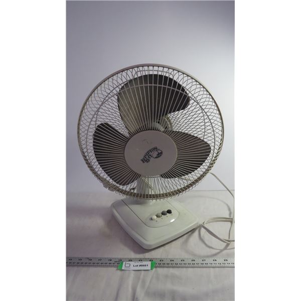 Hampton Bay multi speed oscillating fan-working condition