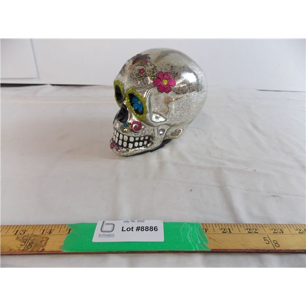 Glass Skull that lights up