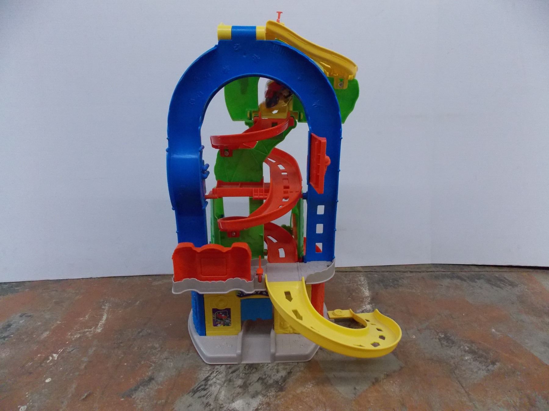 *Plastic Kids car ramp with 4 cars